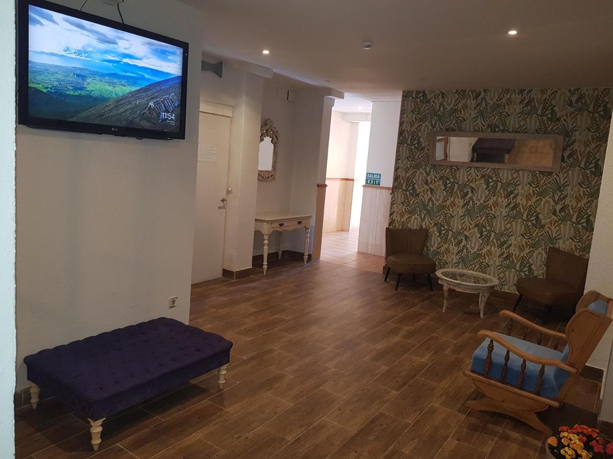 Hostal Mozaik Lloret Λορέτ Ντε Μαρ Εξωτερικό φωτογραφία